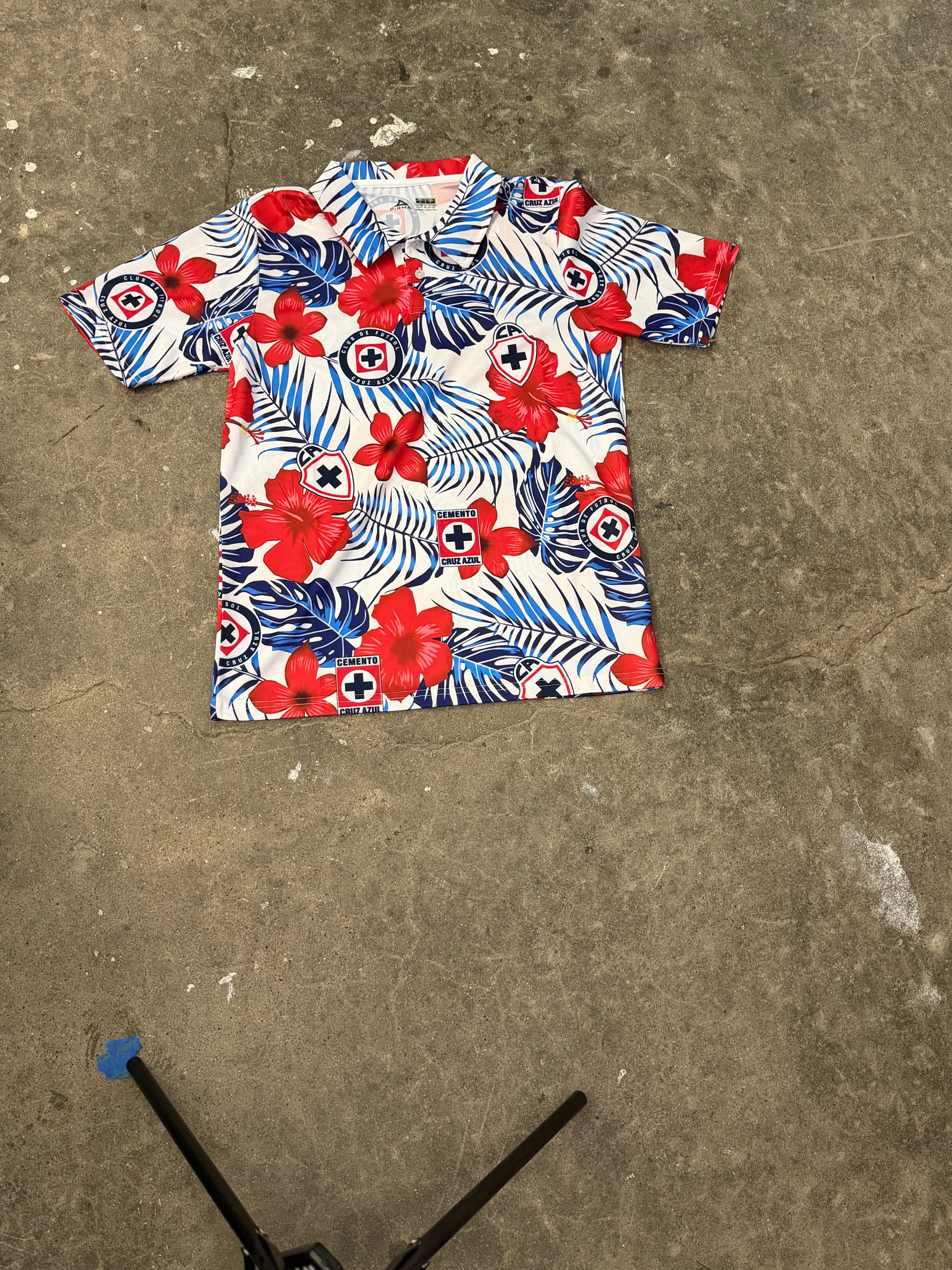 Comento Hawaiian Button Up